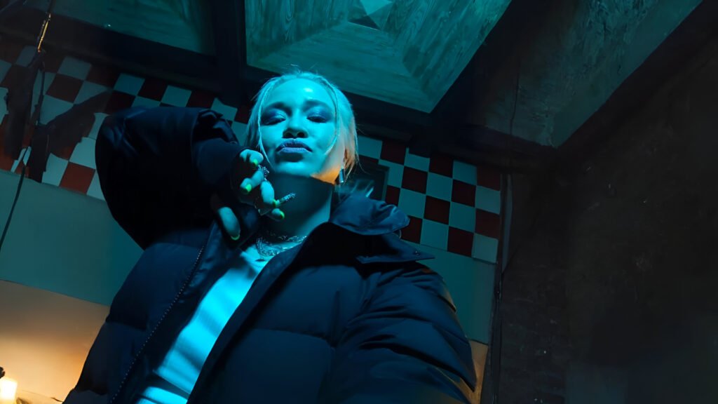 Indie pop artist, musician Anastasia Ledovskaya BOY official video behind the scenes