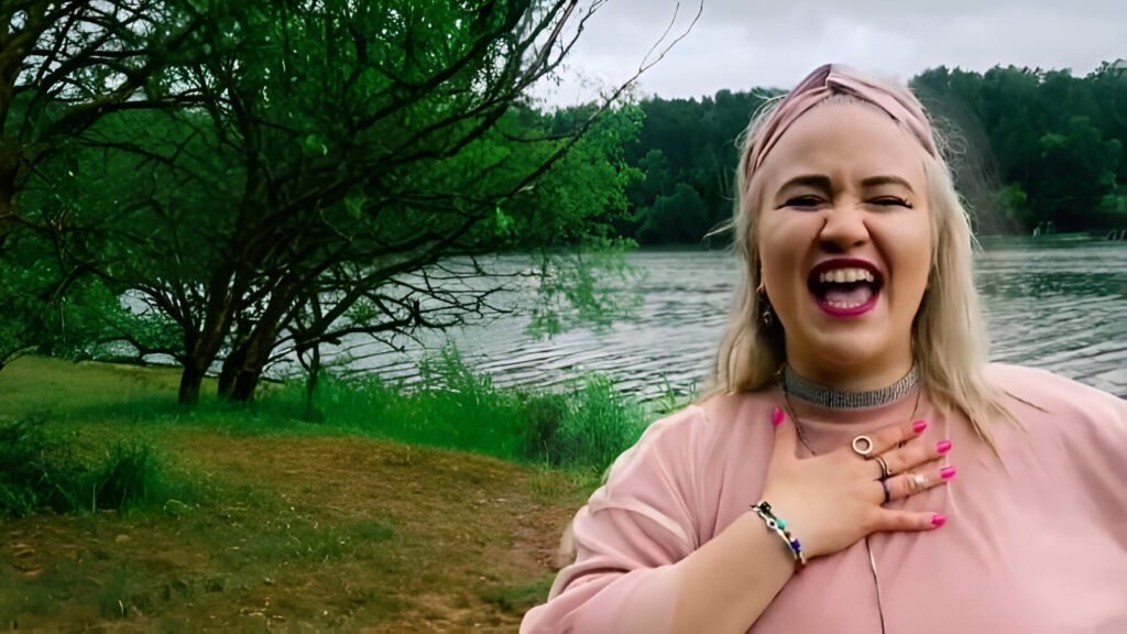 Indie pop artist, musician Anastasia Ledovskaya singing THANK YOU