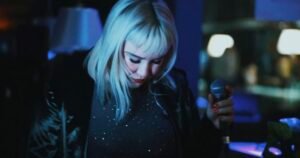 Indie pop artist, musician Anastasia Ledovskaya performing at "Южная рюмочная"